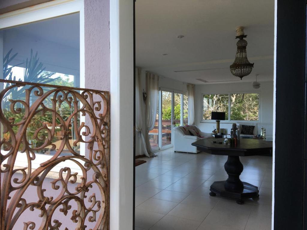 Chez Monsieur Bed & Breakfast Armacao dos Buzios ภายนอก รูปภาพ